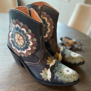 Painted Blossom Boots